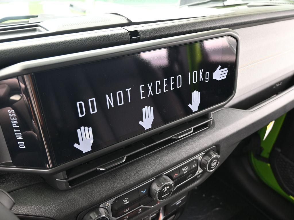 new 2025 Jeep Wrangler car
