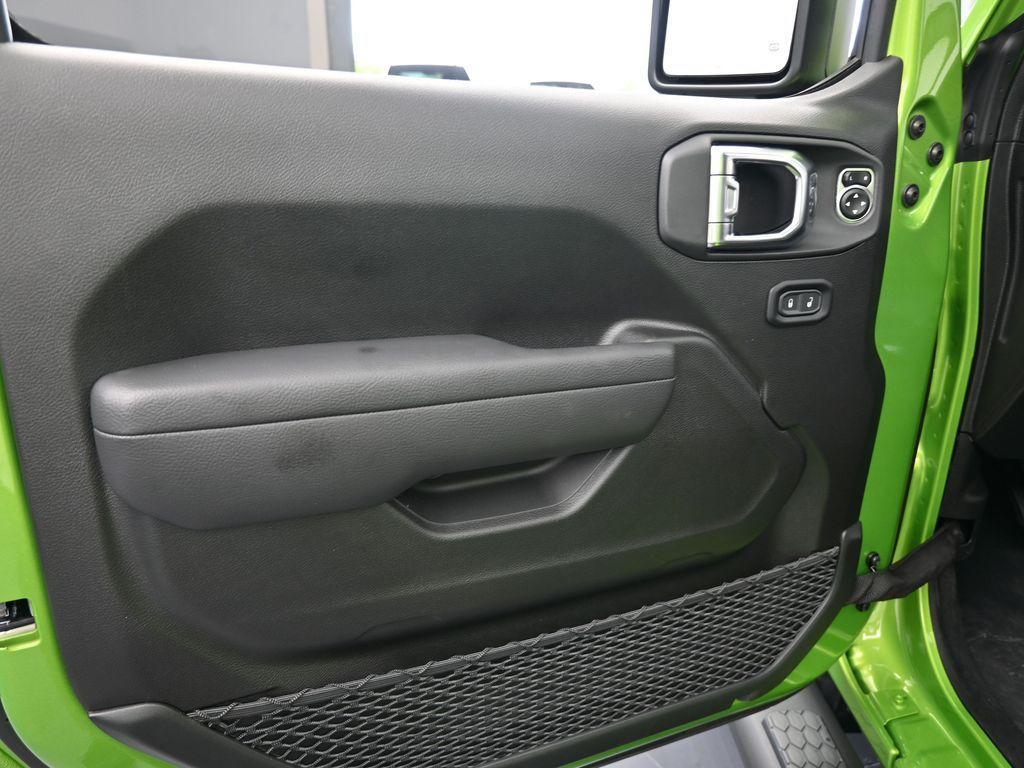 new 2025 Jeep Wrangler car