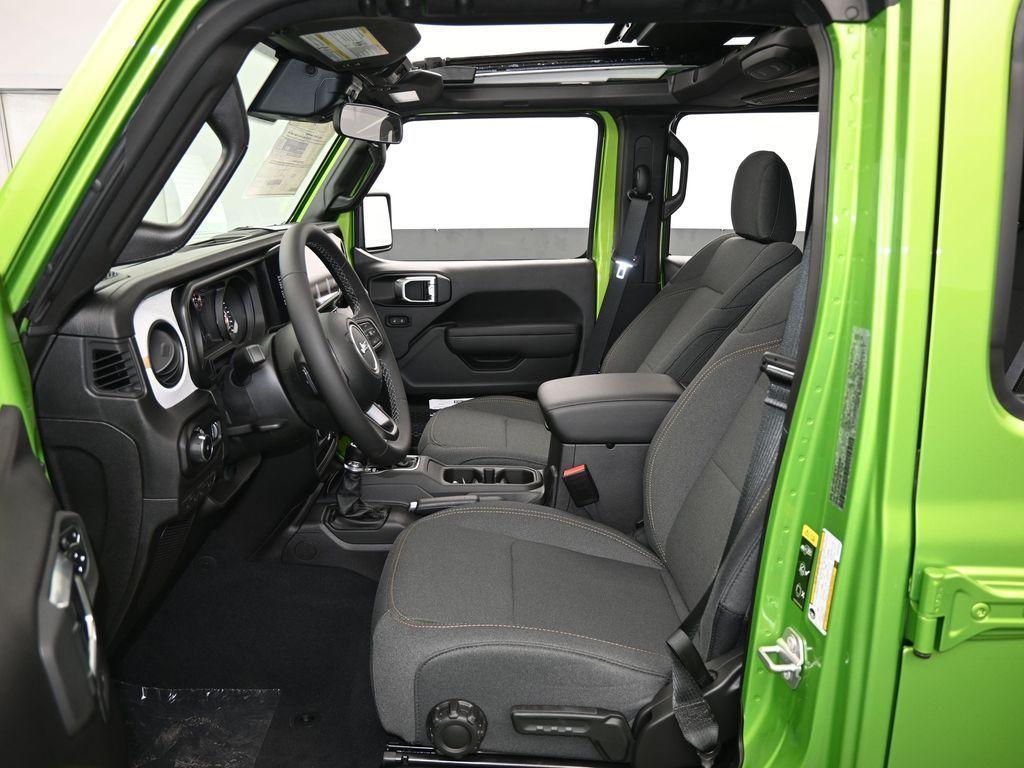 new 2025 Jeep Wrangler car