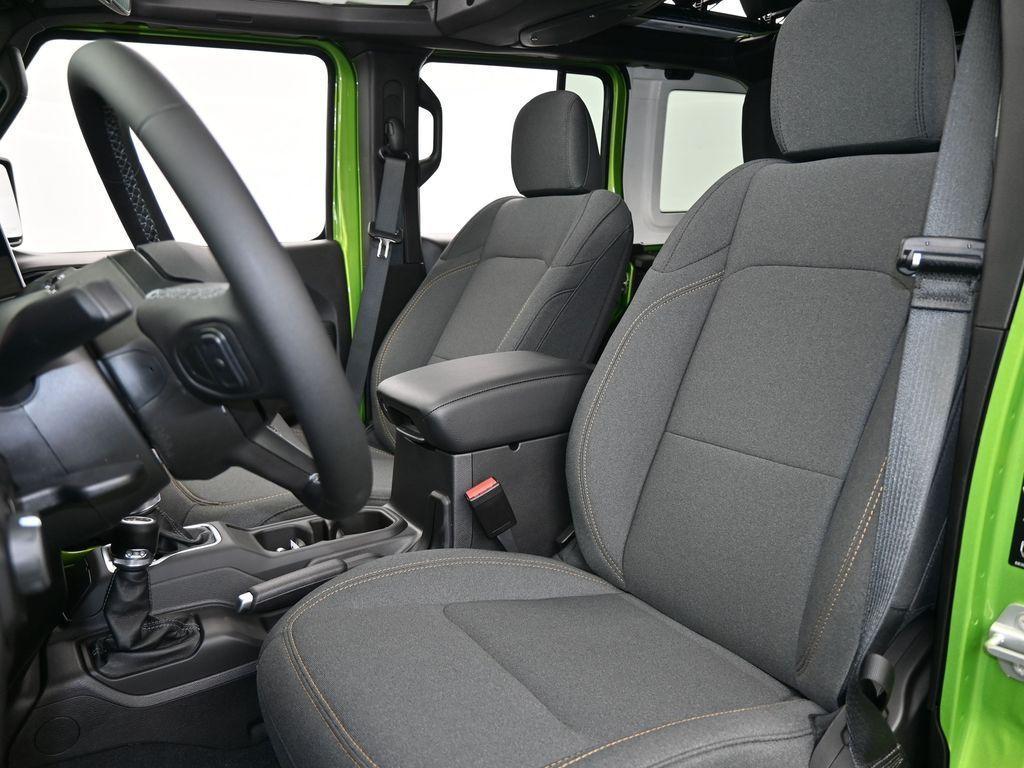new 2025 Jeep Wrangler car
