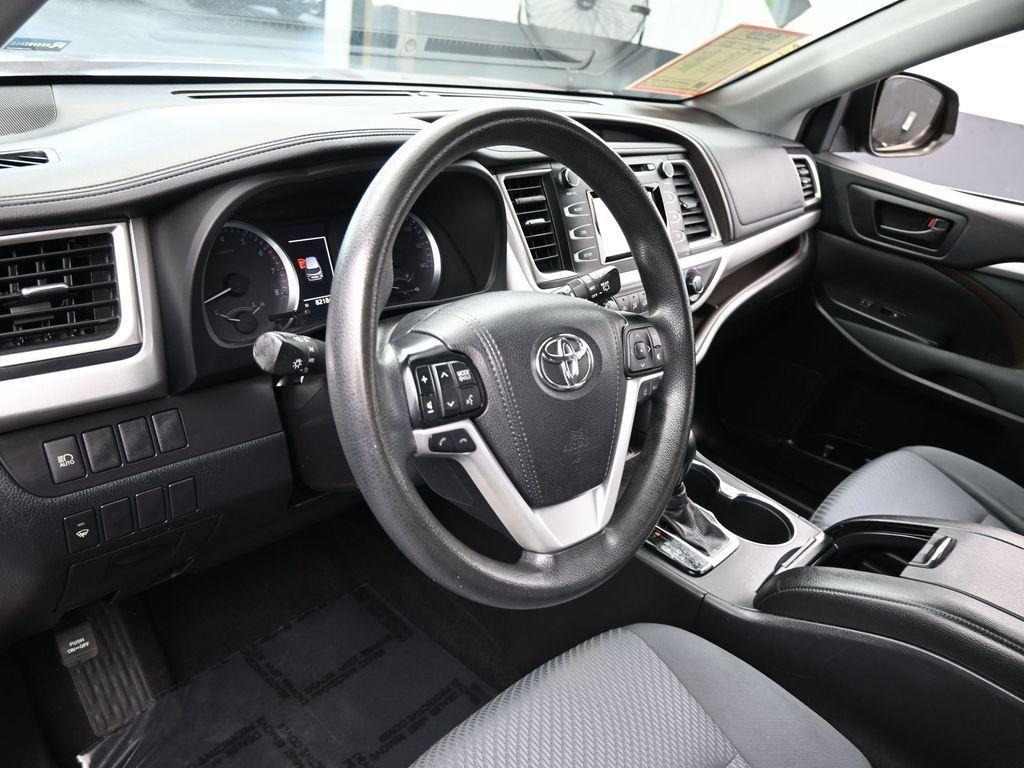 used 2019 Toyota Highlander car, priced at $18,989