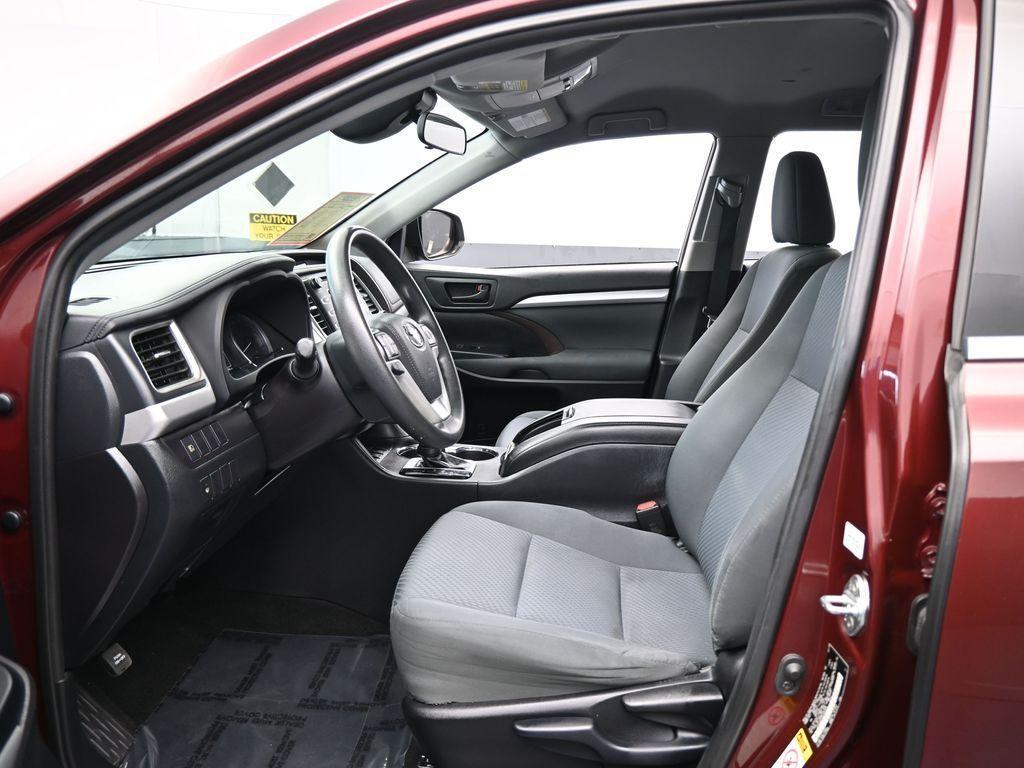 used 2019 Toyota Highlander car, priced at $18,989