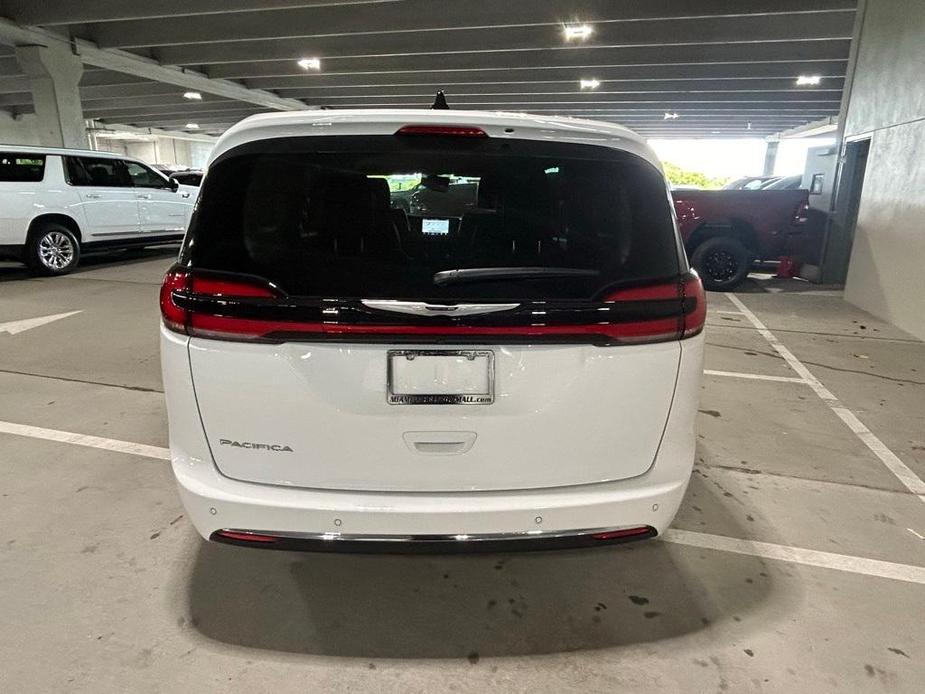 new 2024 Chrysler Pacifica car, priced at $35,731