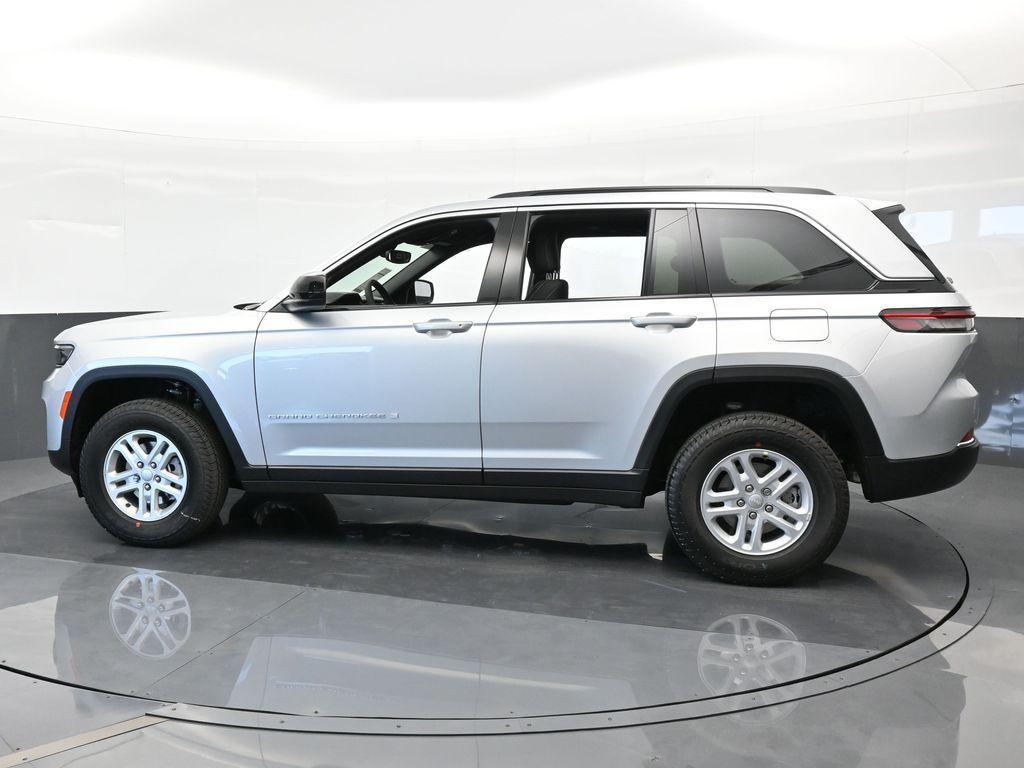 used 2024 Jeep Grand Cherokee car, priced at $39,999