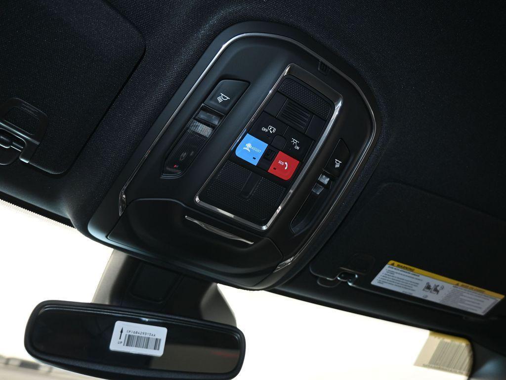 used 2024 Jeep Grand Cherokee car, priced at $39,999