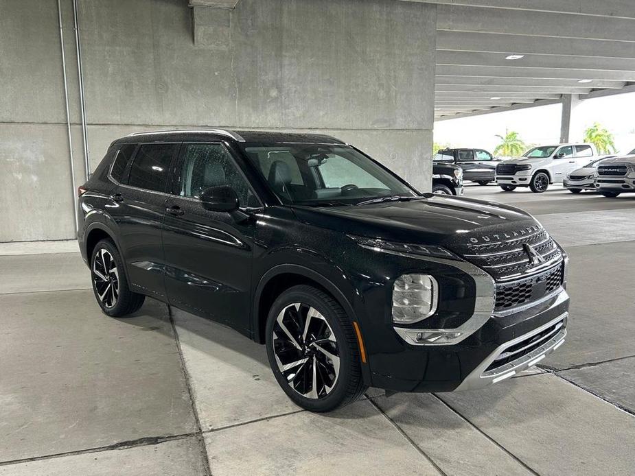 new 2024 Mitsubishi Outlander car, priced at $35,265