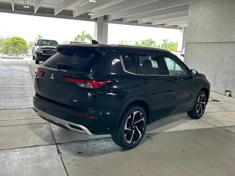 new 2024 Mitsubishi Outlander car, priced at $35,265