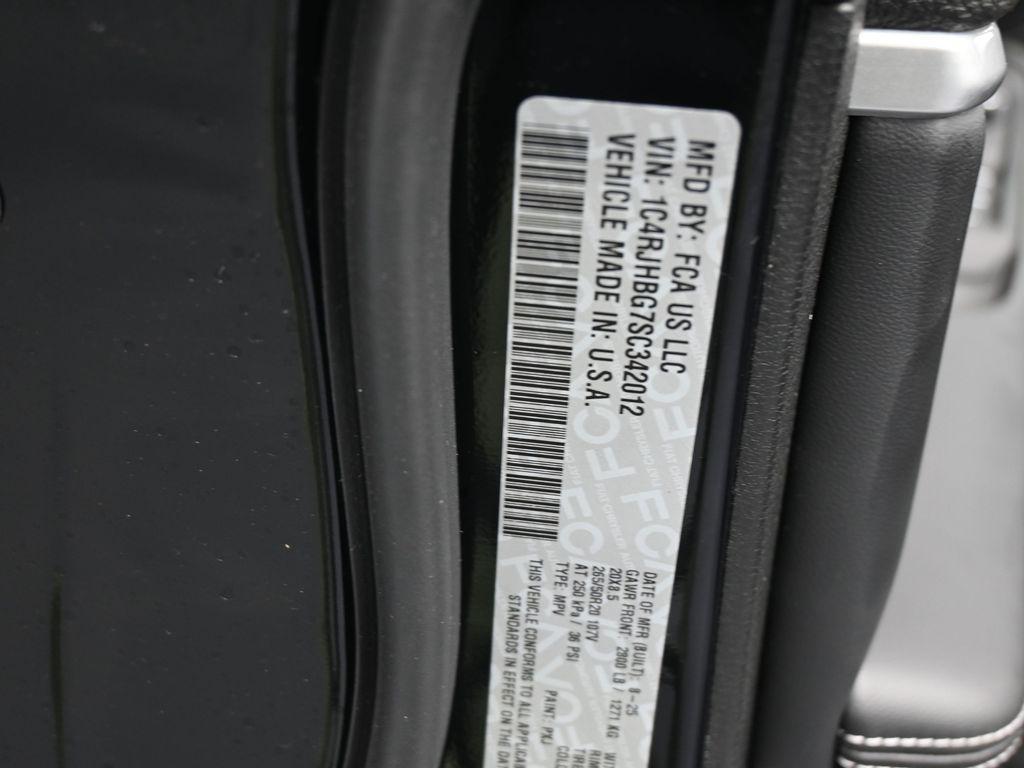 new 2025 Jeep Grand Cherokee car