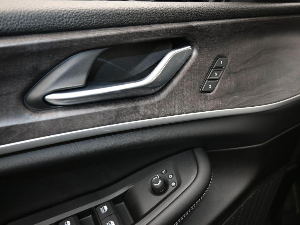 new 2025 Jeep Grand Cherokee car