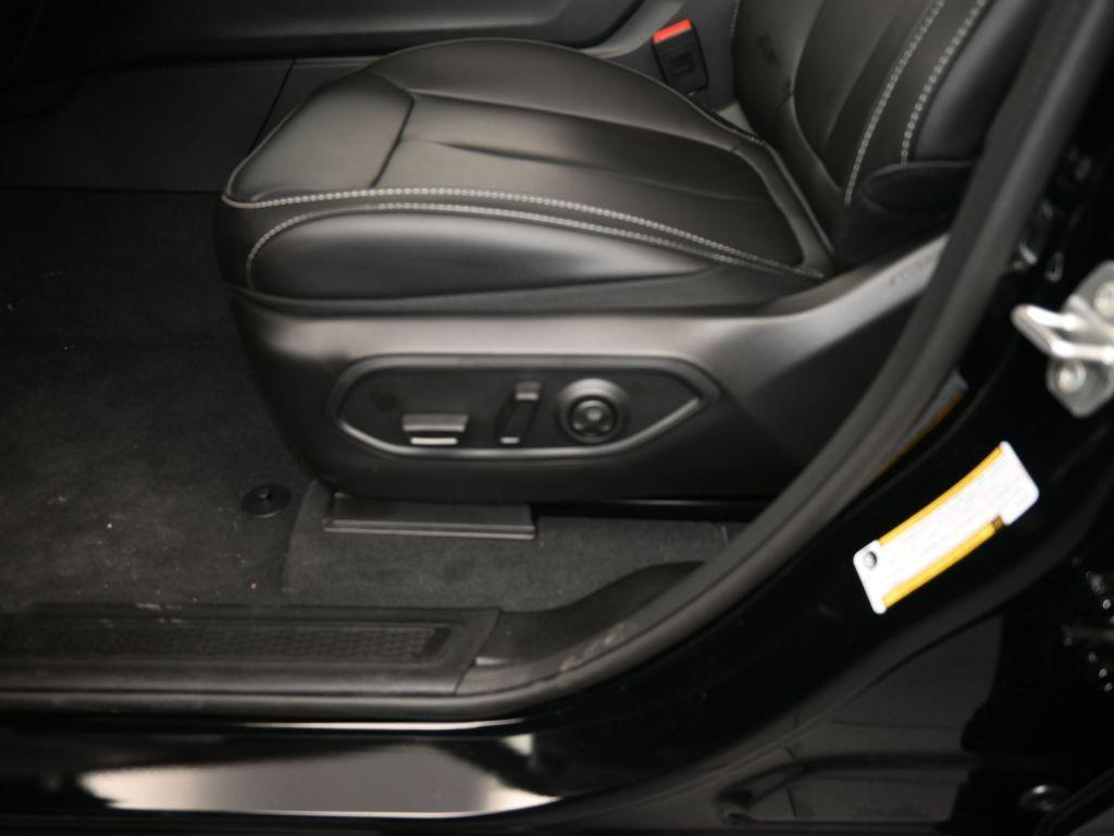 new 2025 Jeep Grand Cherokee car