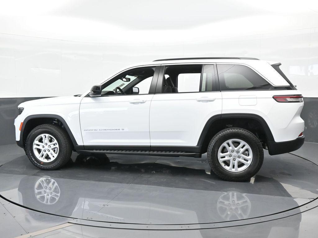 new 2024 Jeep Grand Cherokee car, priced at $40,001