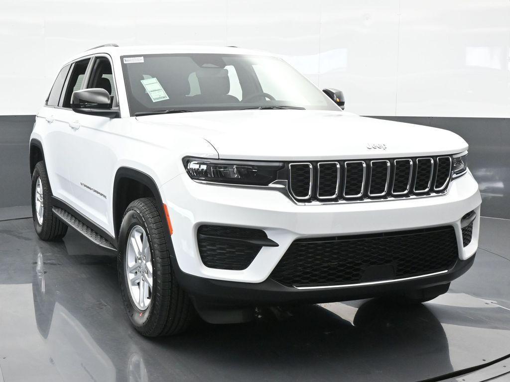new 2024 Jeep Grand Cherokee car, priced at $40,001