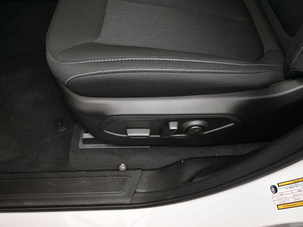 new 2024 Jeep Grand Cherokee car, priced at $40,001