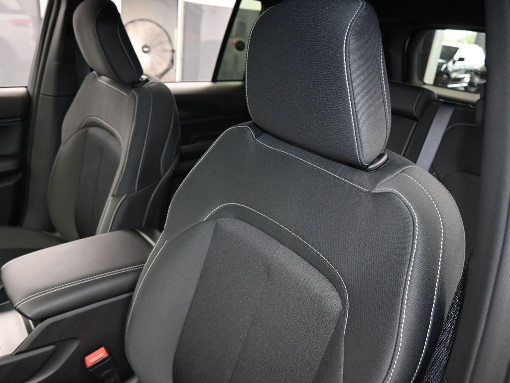 new 2024 Jeep Grand Cherokee car, priced at $40,001