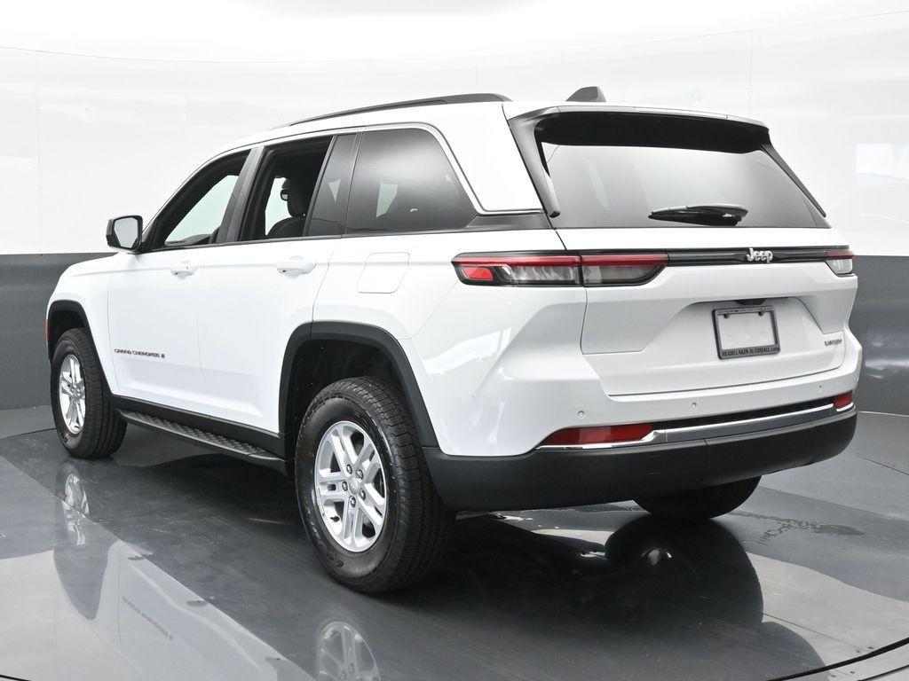 new 2024 Jeep Grand Cherokee car, priced at $40,001