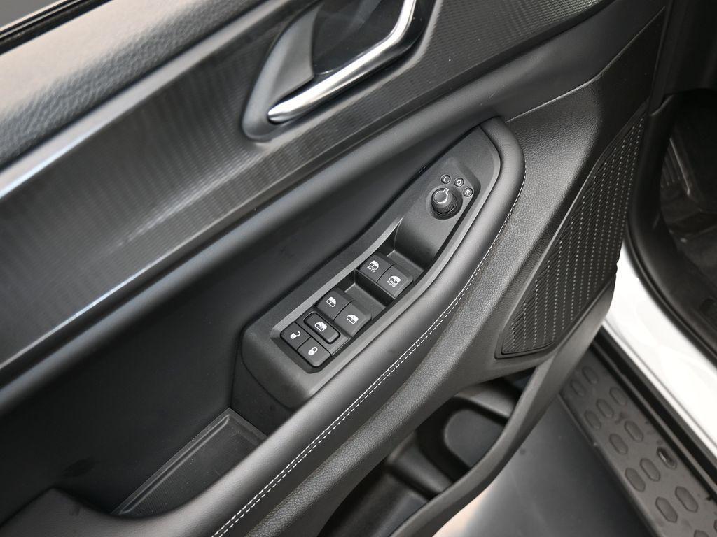 new 2024 Jeep Grand Cherokee car, priced at $40,001