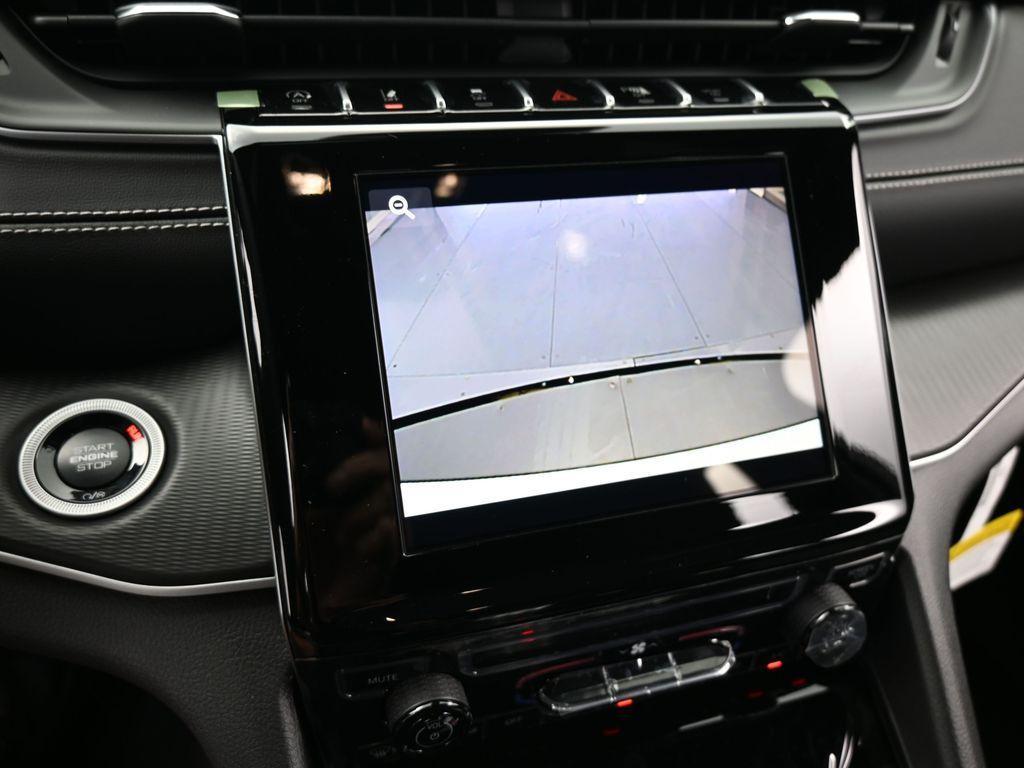 new 2024 Jeep Grand Cherokee car, priced at $40,001
