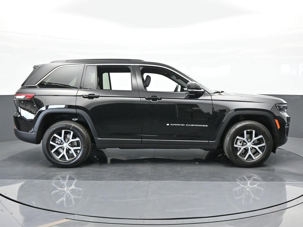 new 2024 Jeep Grand Cherokee car, priced at $49,725