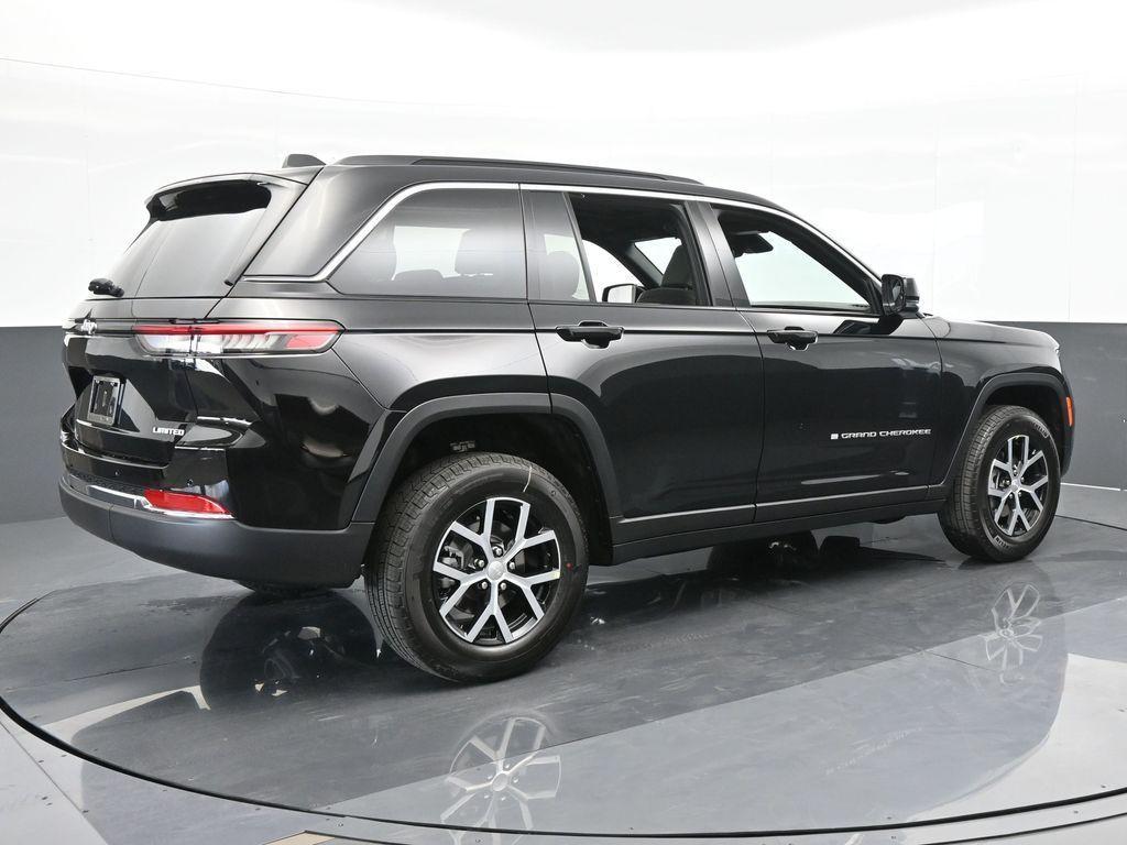 new 2024 Jeep Grand Cherokee car, priced at $49,725