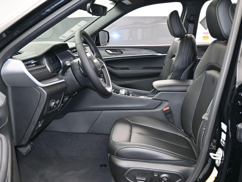 new 2024 Jeep Grand Cherokee car, priced at $49,725
