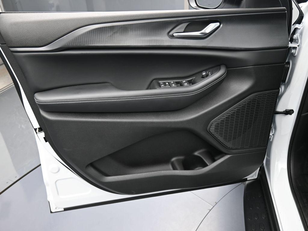 new 2025 Jeep Grand Cherokee car