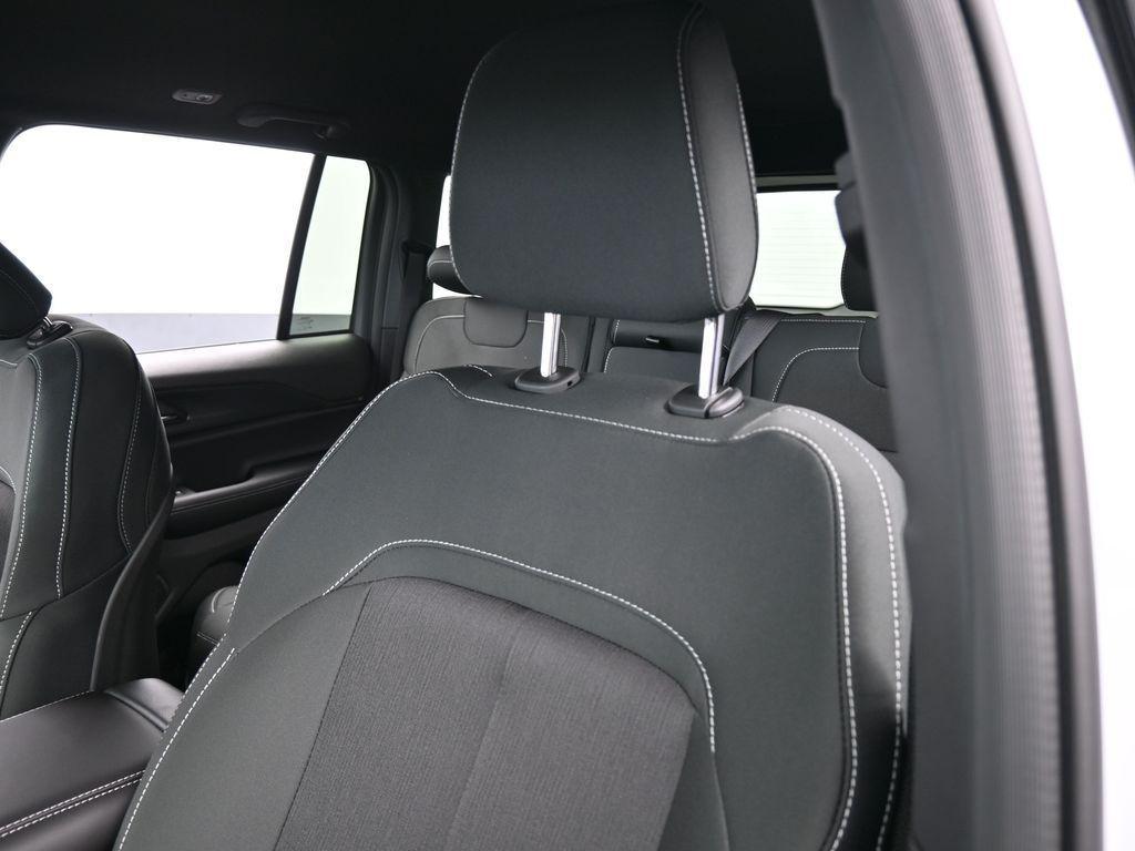 new 2025 Jeep Grand Cherokee car