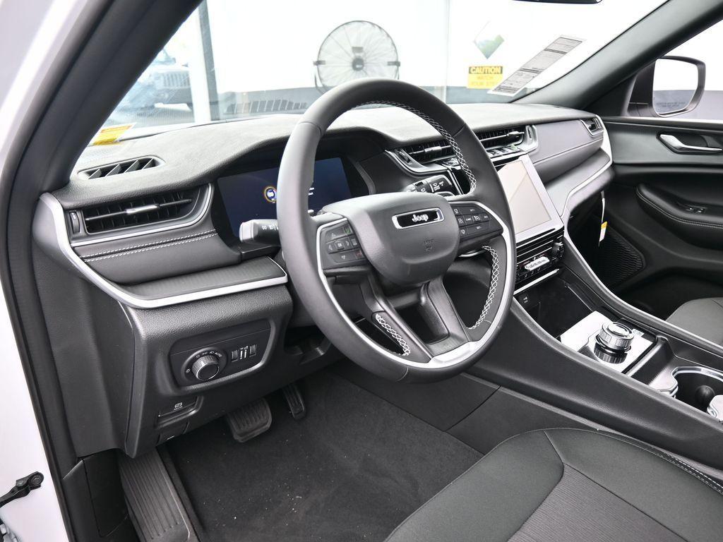 new 2025 Jeep Grand Cherokee car