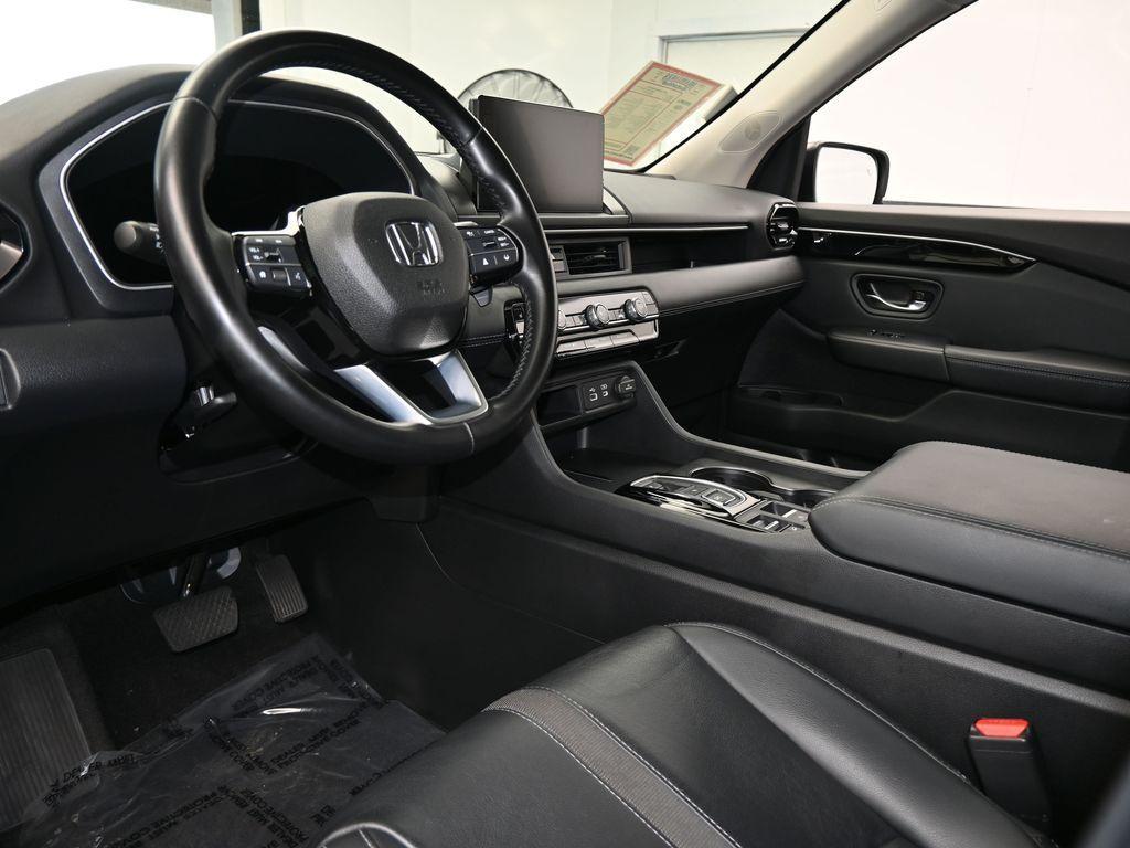 used 2025 Honda Pilot car, priced at $36,144