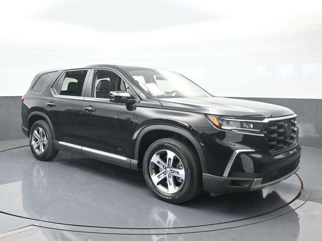 used 2025 Honda Pilot car, priced at $36,144