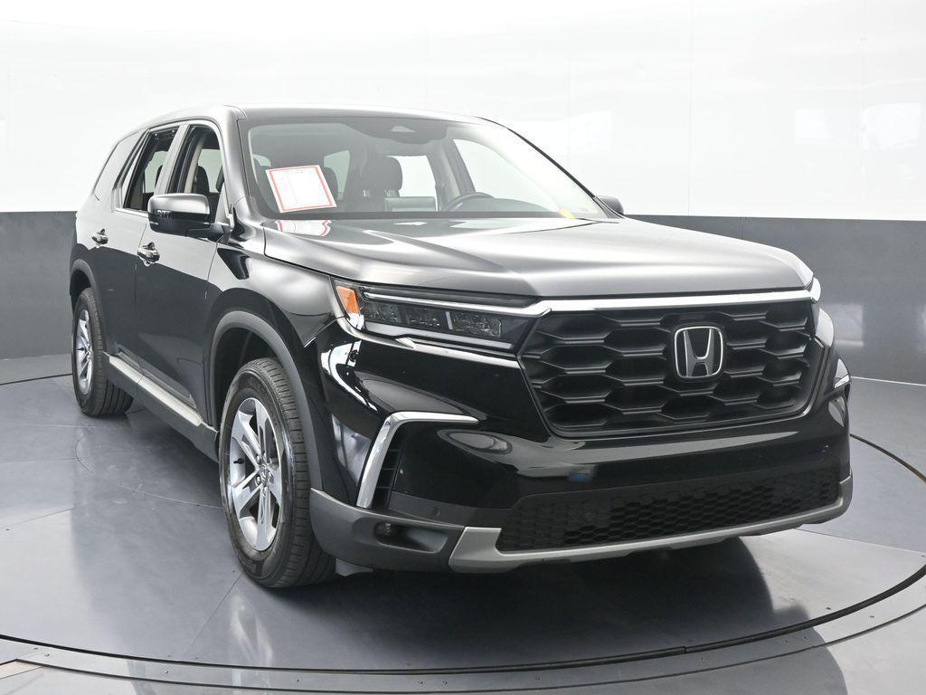 used 2025 Honda Pilot car, priced at $36,144