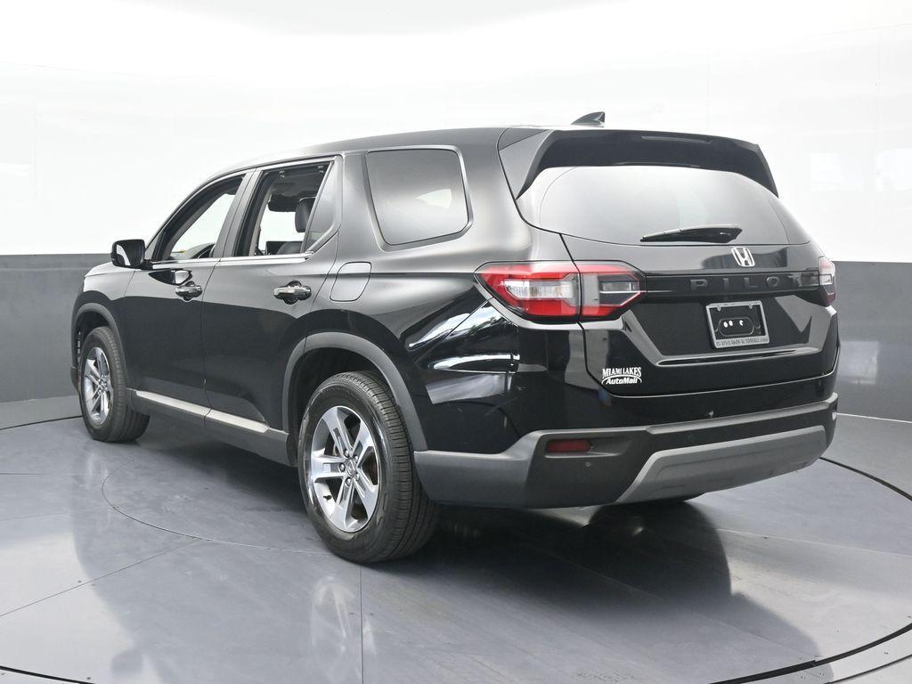 used 2025 Honda Pilot car, priced at $36,144