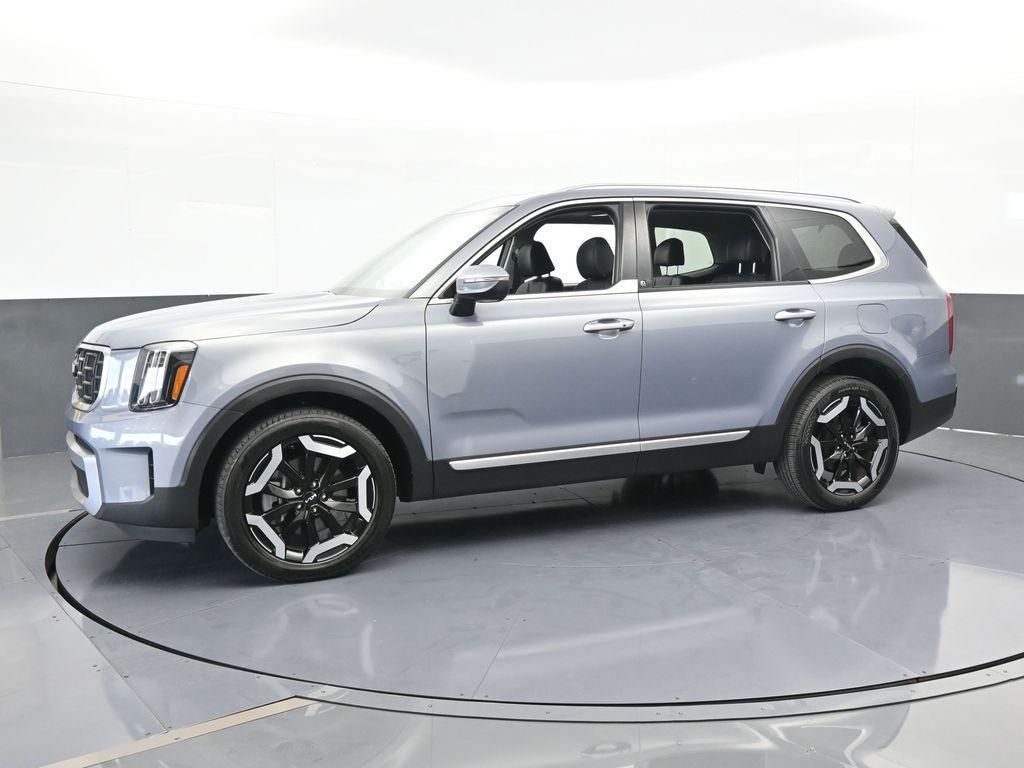 used 2023 Kia Telluride car, priced at $30,994