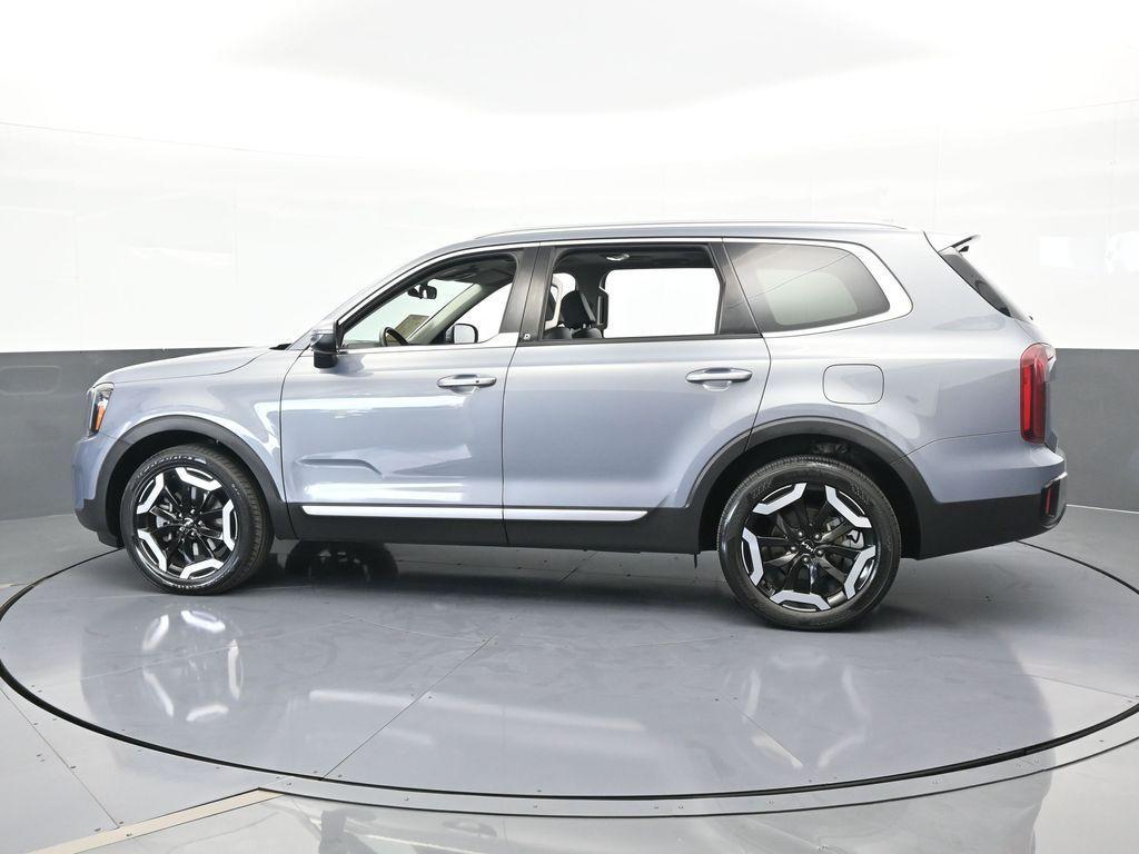 used 2023 Kia Telluride car, priced at $30,994