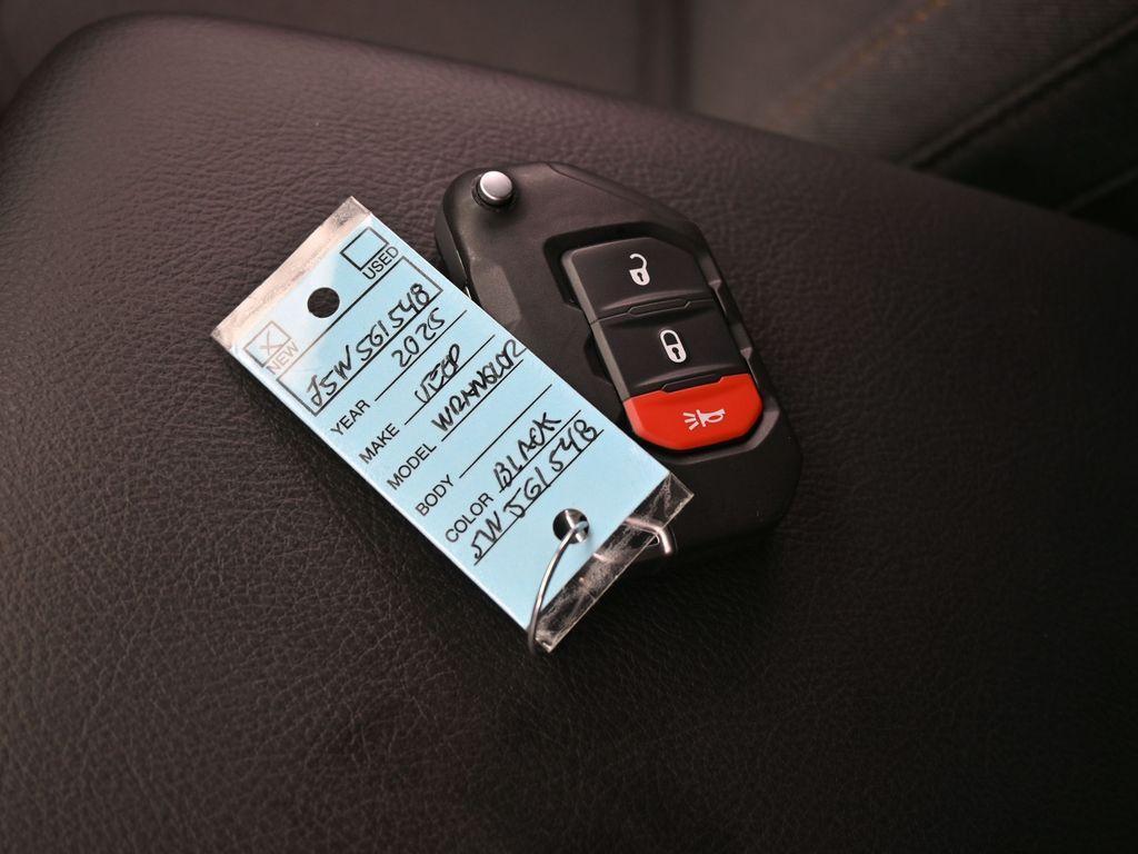 new 2025 Jeep Wrangler car, priced at $42,925