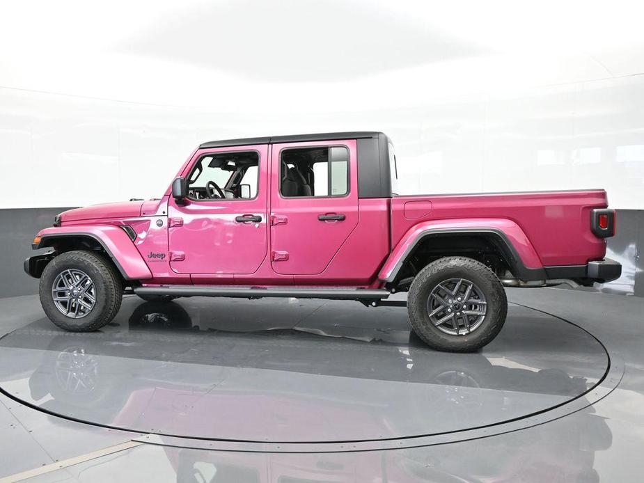 new 2024 Jeep Gladiator car, priced at $43,140