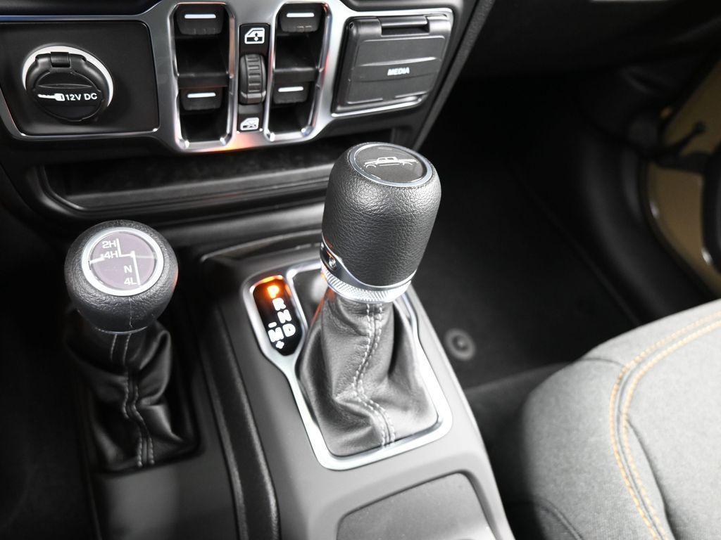 new 2025 Jeep Gladiator car
