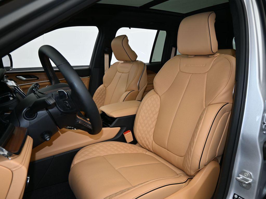 new 2025 Jeep Grand Cherokee car, priced at $61,922