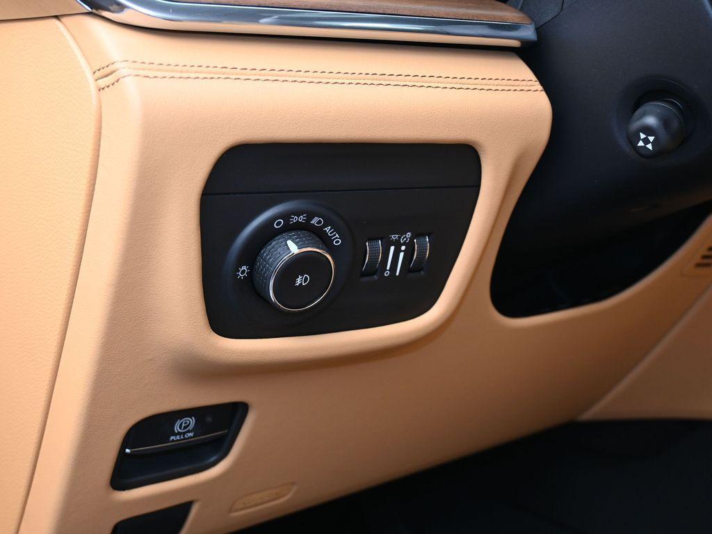 new 2025 Jeep Grand Cherokee car, priced at $61,922