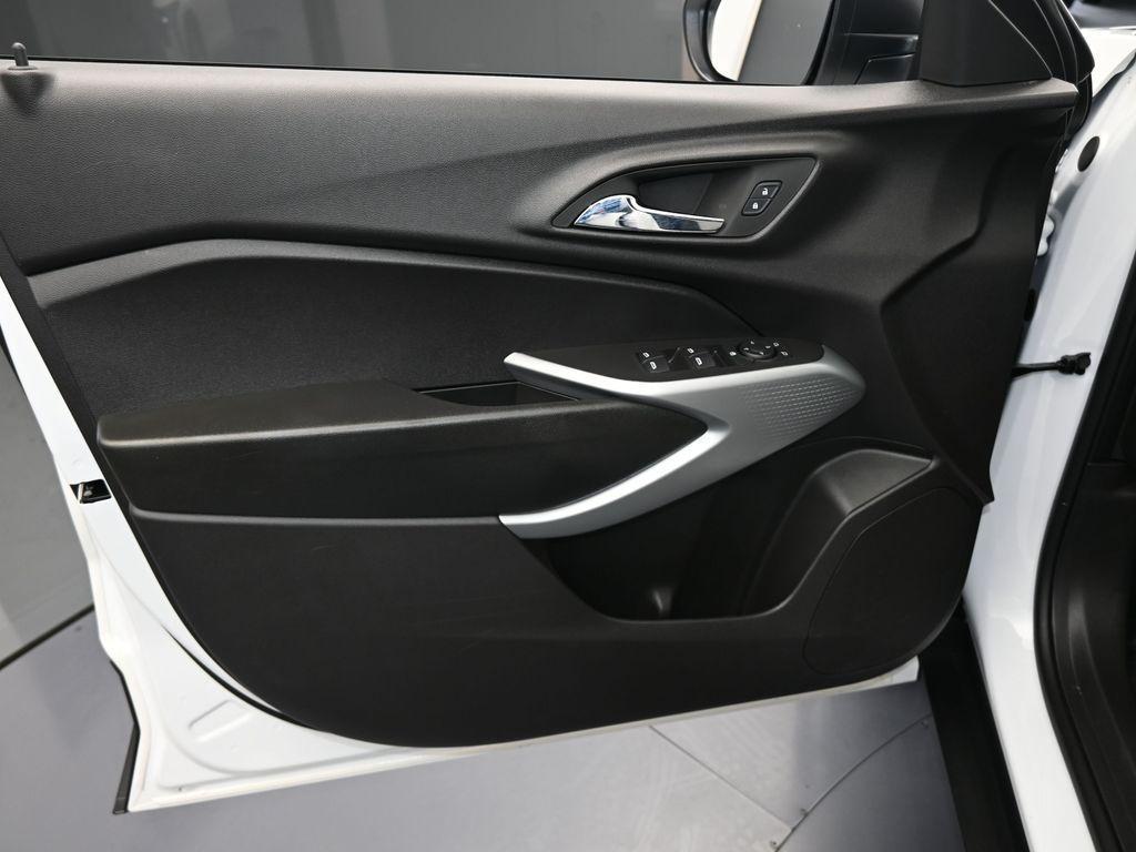 used 2025 Chevrolet Trax car, priced at $18,990