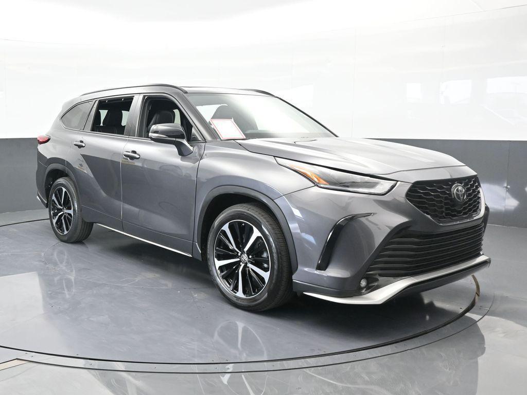 used 2022 Toyota Highlander car, priced at $35,941