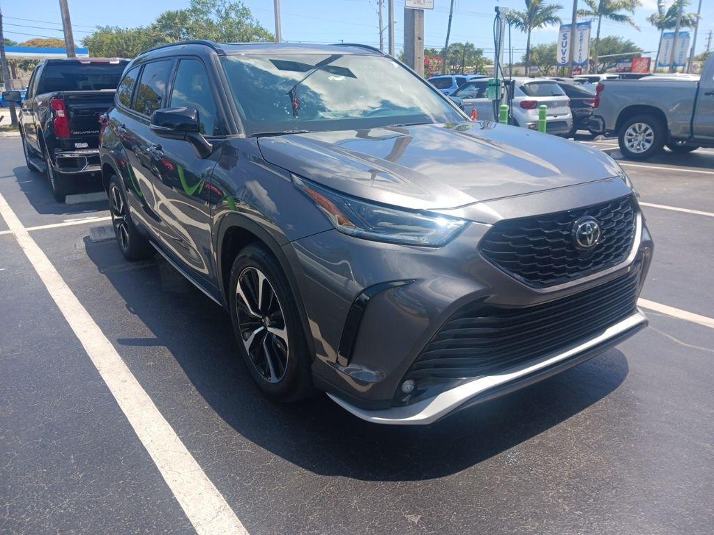 used 2022 Toyota Highlander car, priced at $35,941