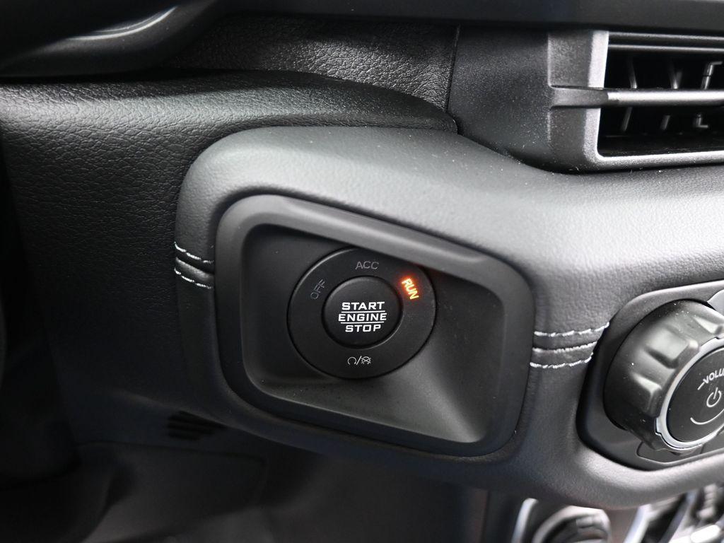 new 2025 Jeep Wrangler car