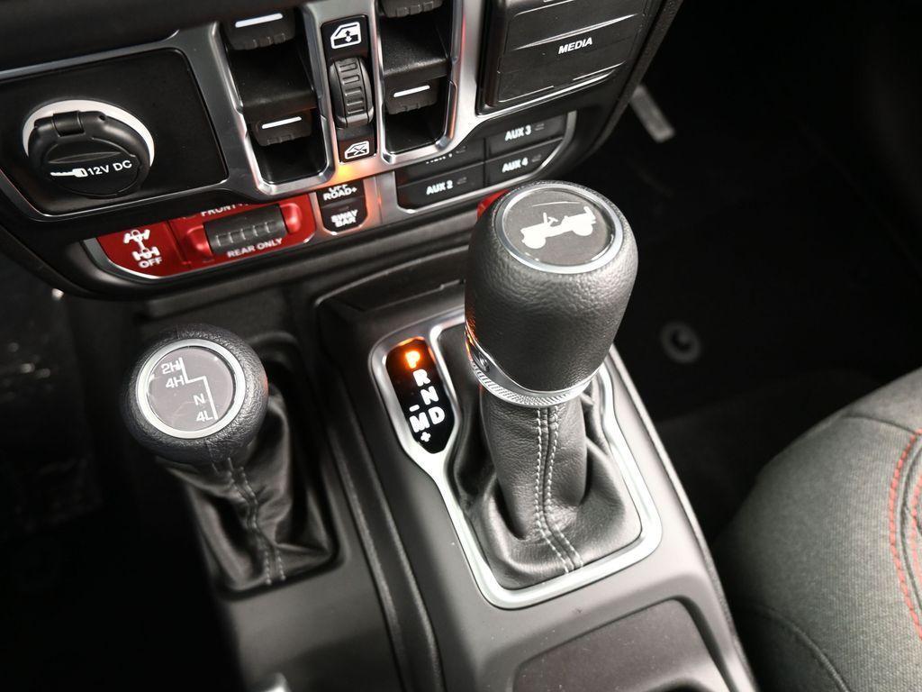 new 2025 Jeep Wrangler car