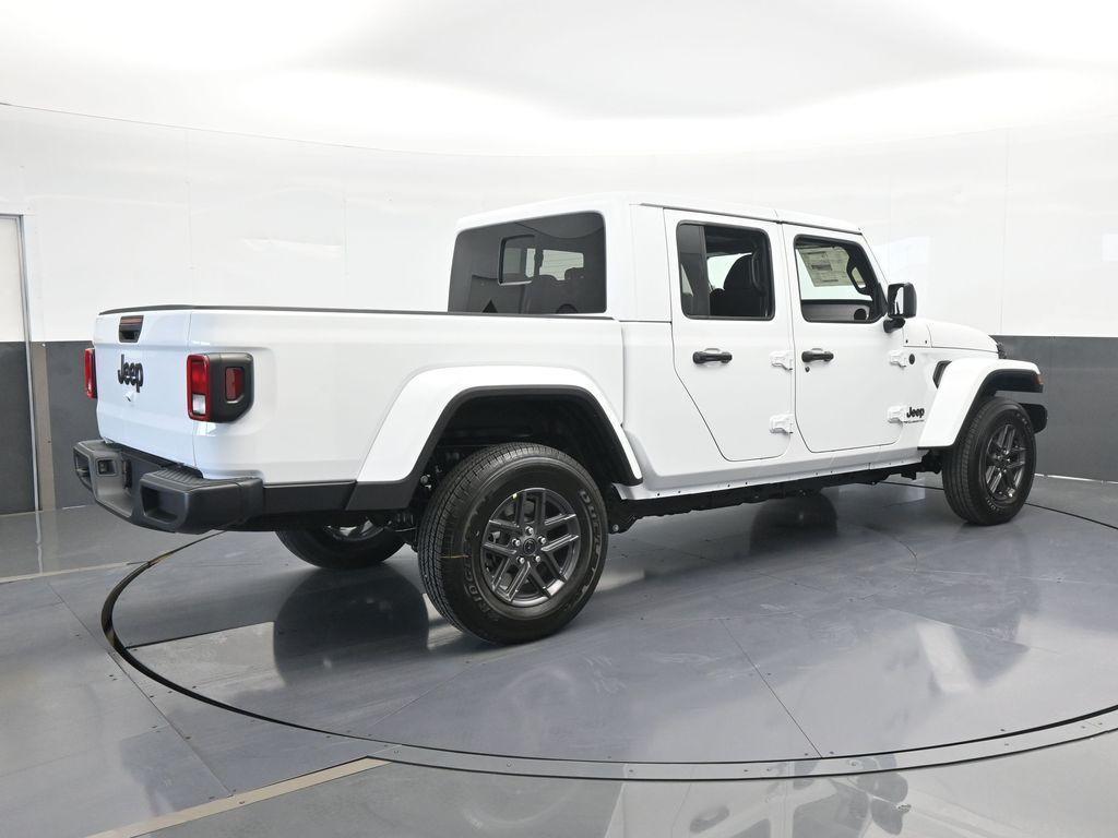 new 2025 Jeep Gladiator car