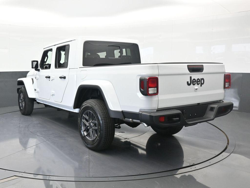 new 2025 Jeep Gladiator car