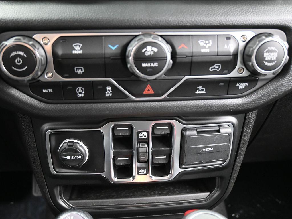 new 2025 Jeep Gladiator car