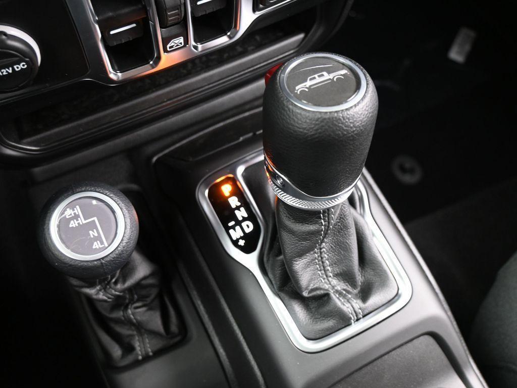 new 2025 Jeep Gladiator car