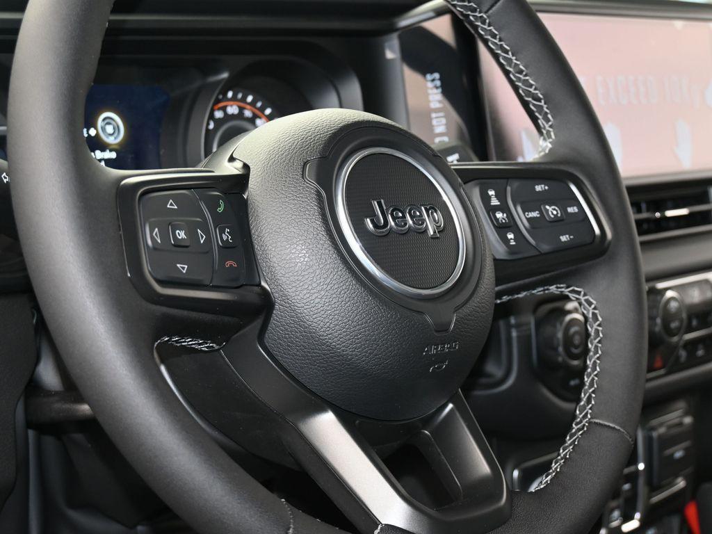 new 2025 Jeep Gladiator car