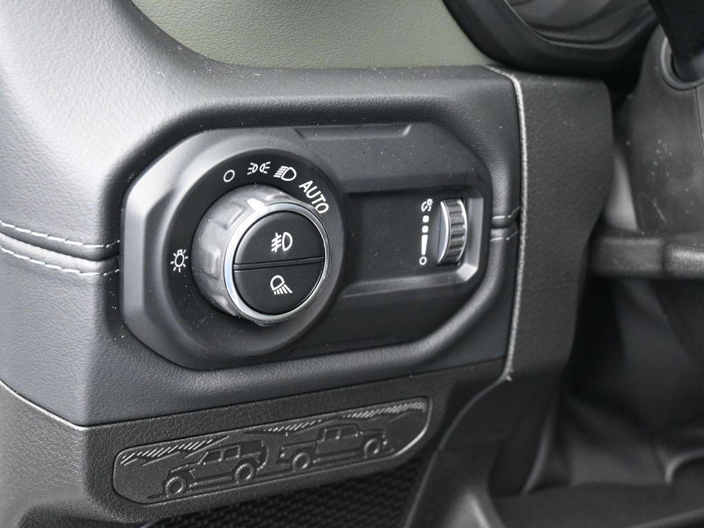 new 2025 Jeep Gladiator car