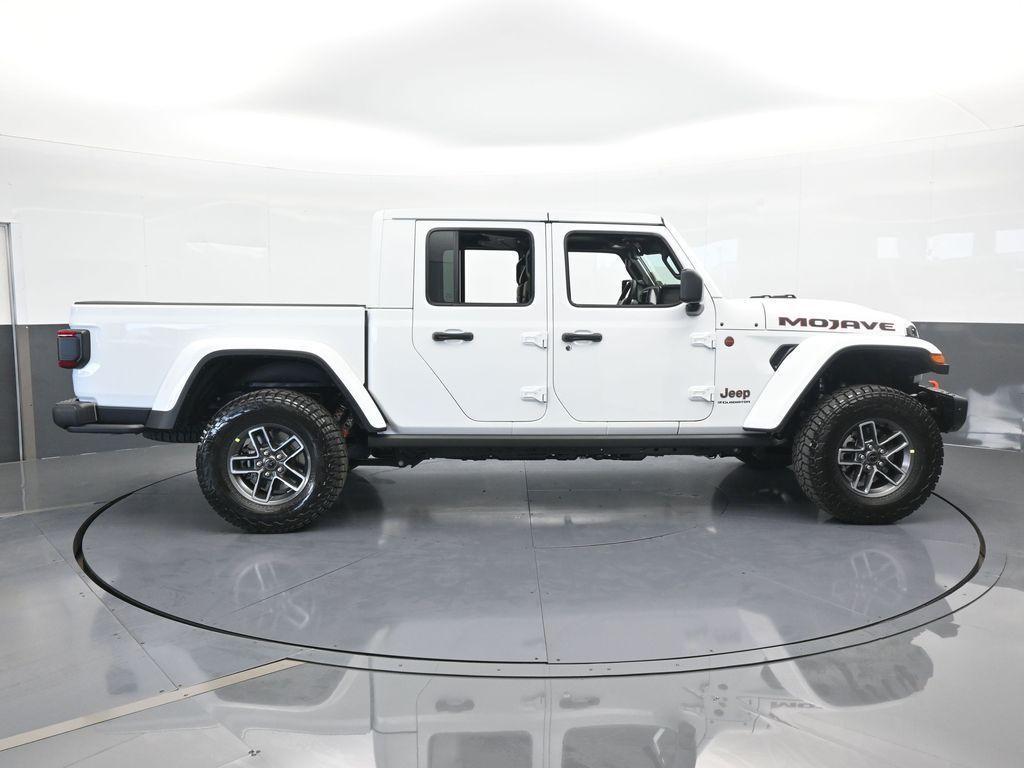 new 2025 Jeep Gladiator car